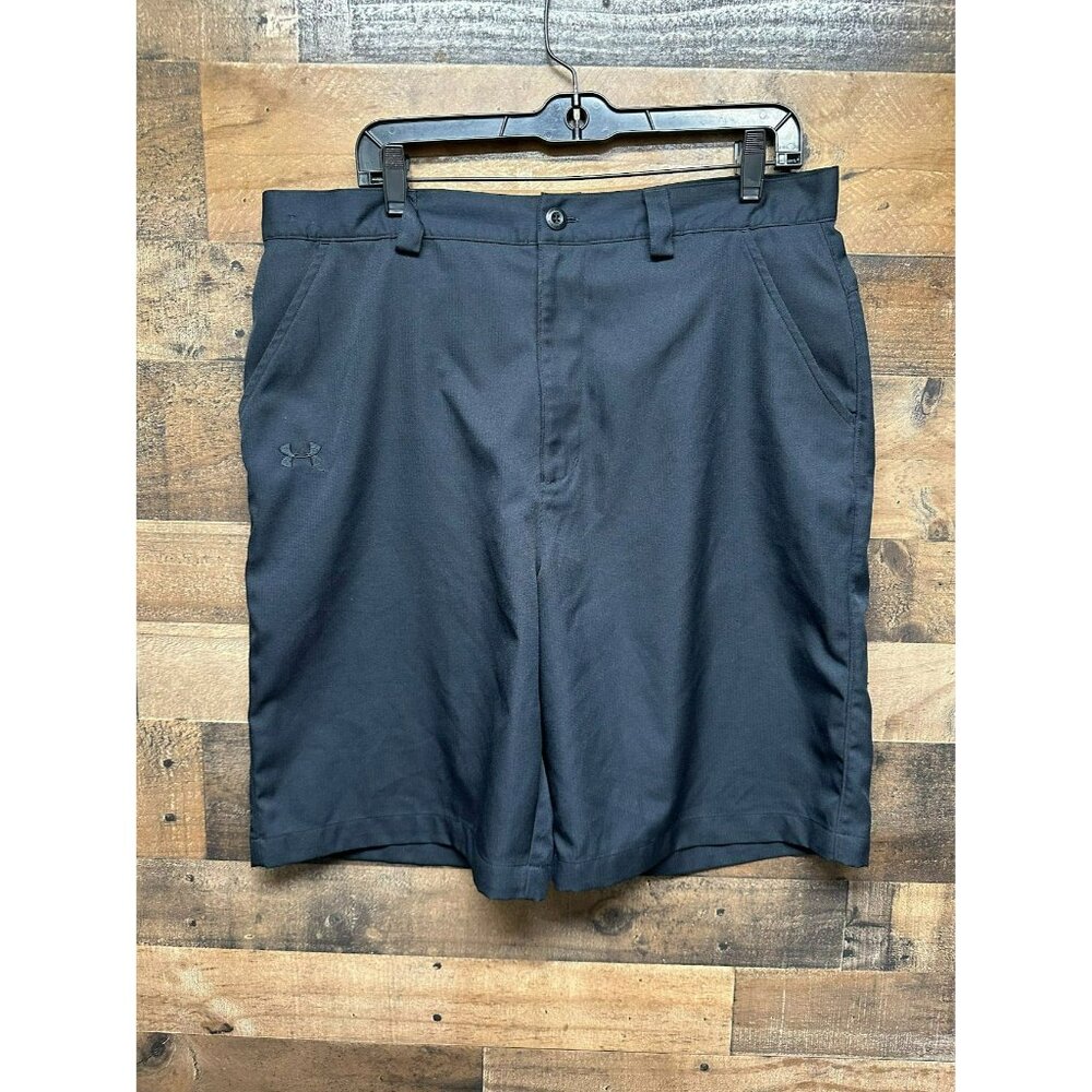Under Armour Men's Shorts Size 36R - Picture 1 of 4